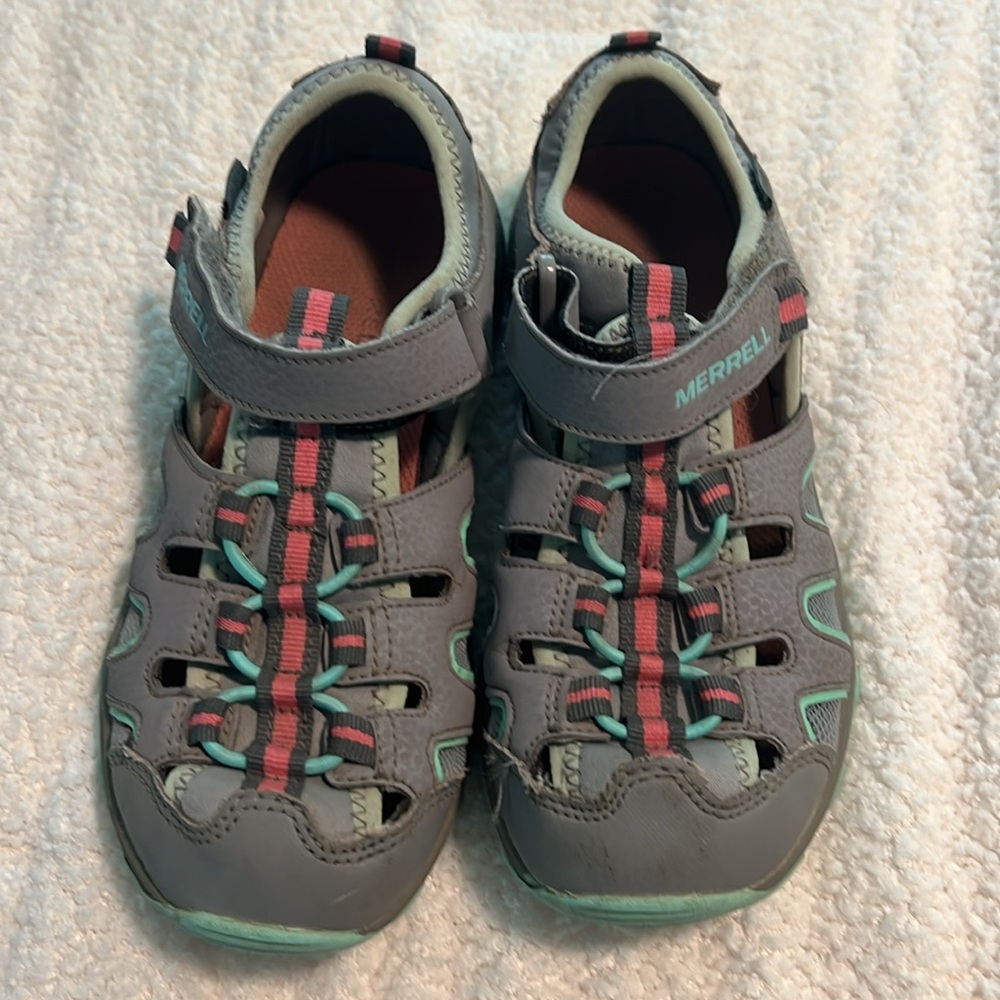 Girls Merrell Select Grip shoes size 2